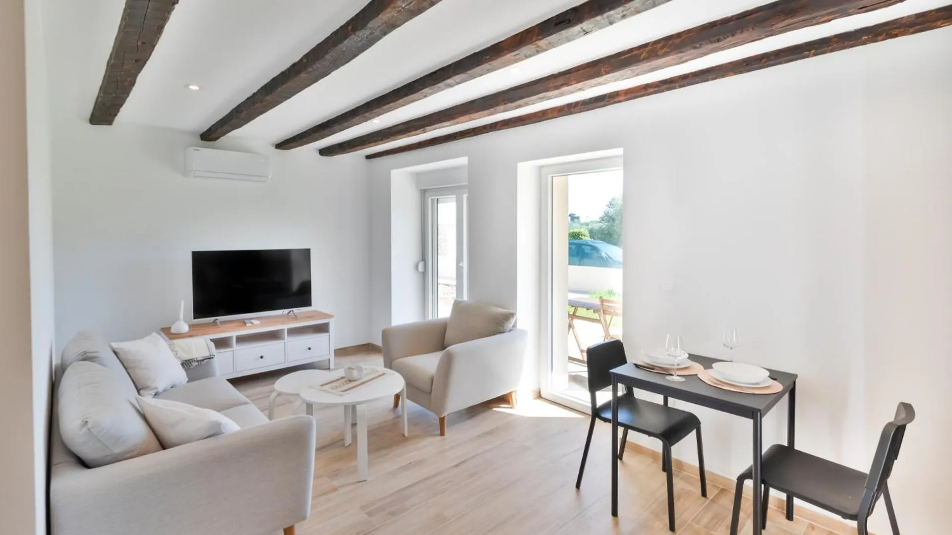 Appartamento Basic Old House Vir 0*,
